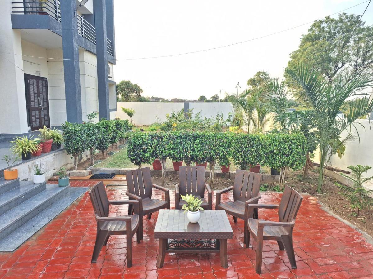 Keen Leopard Homestay Jawai Bandh Exteriör bild